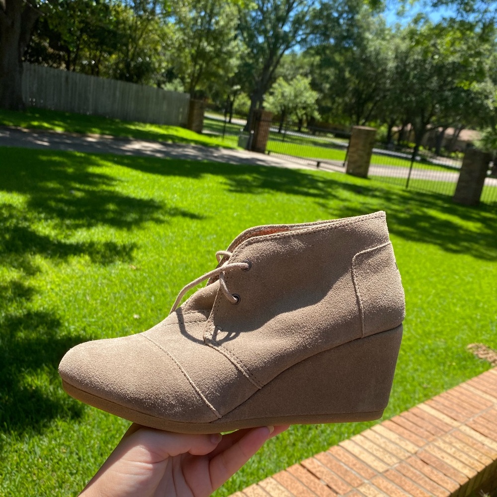 Ankle booties